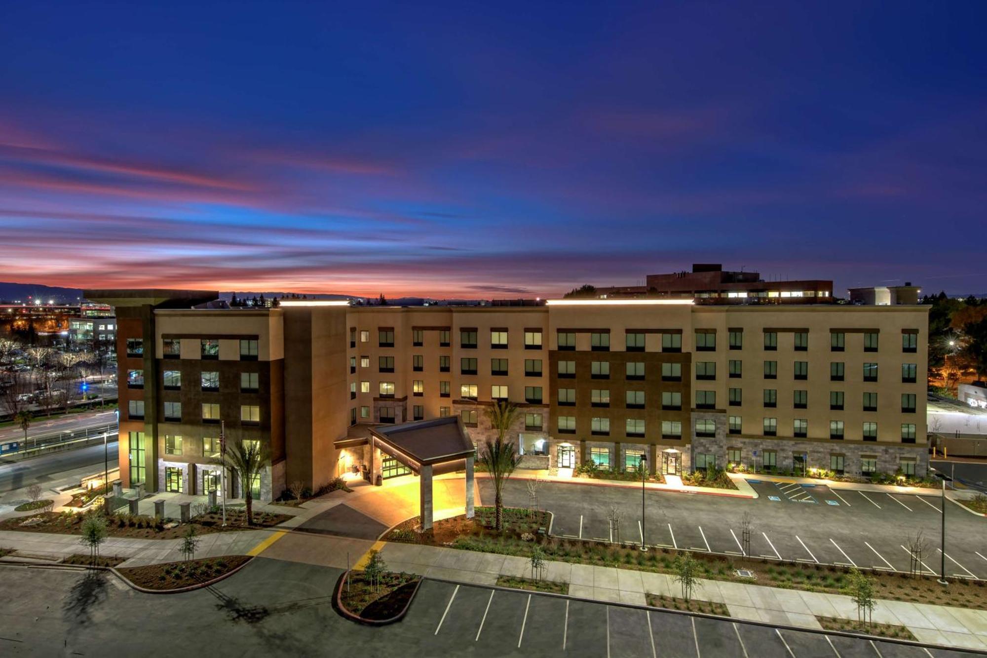 Hampton Inn & Suites San Jose Airport Exterior photo